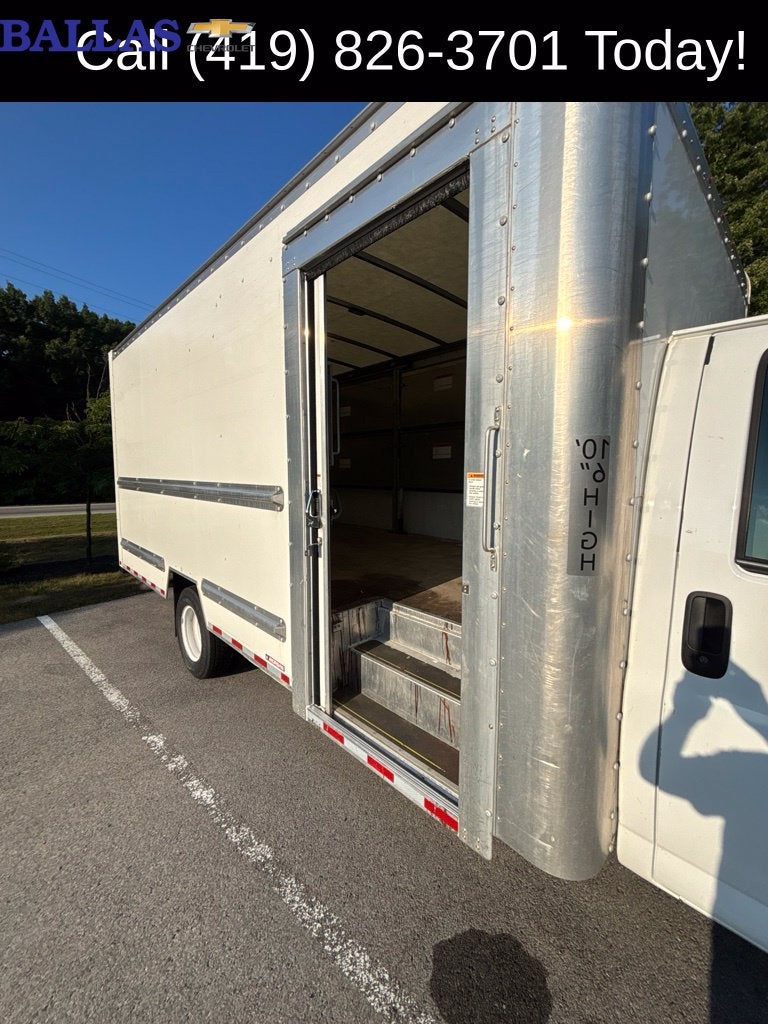 2022 GMC Savana Cutaway 3500 Gas