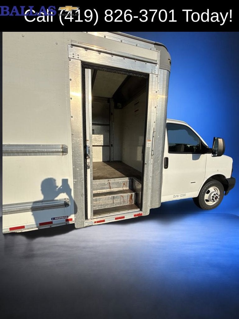 2022 GMC Savana Cutaway 3500 Gas